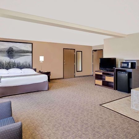Super 8 By Wyndham Lebanon Hotel Екстериор снимка