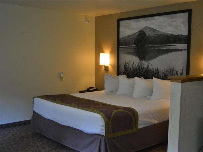 Super 8 By Wyndham Lebanon Hotel Екстериор снимка