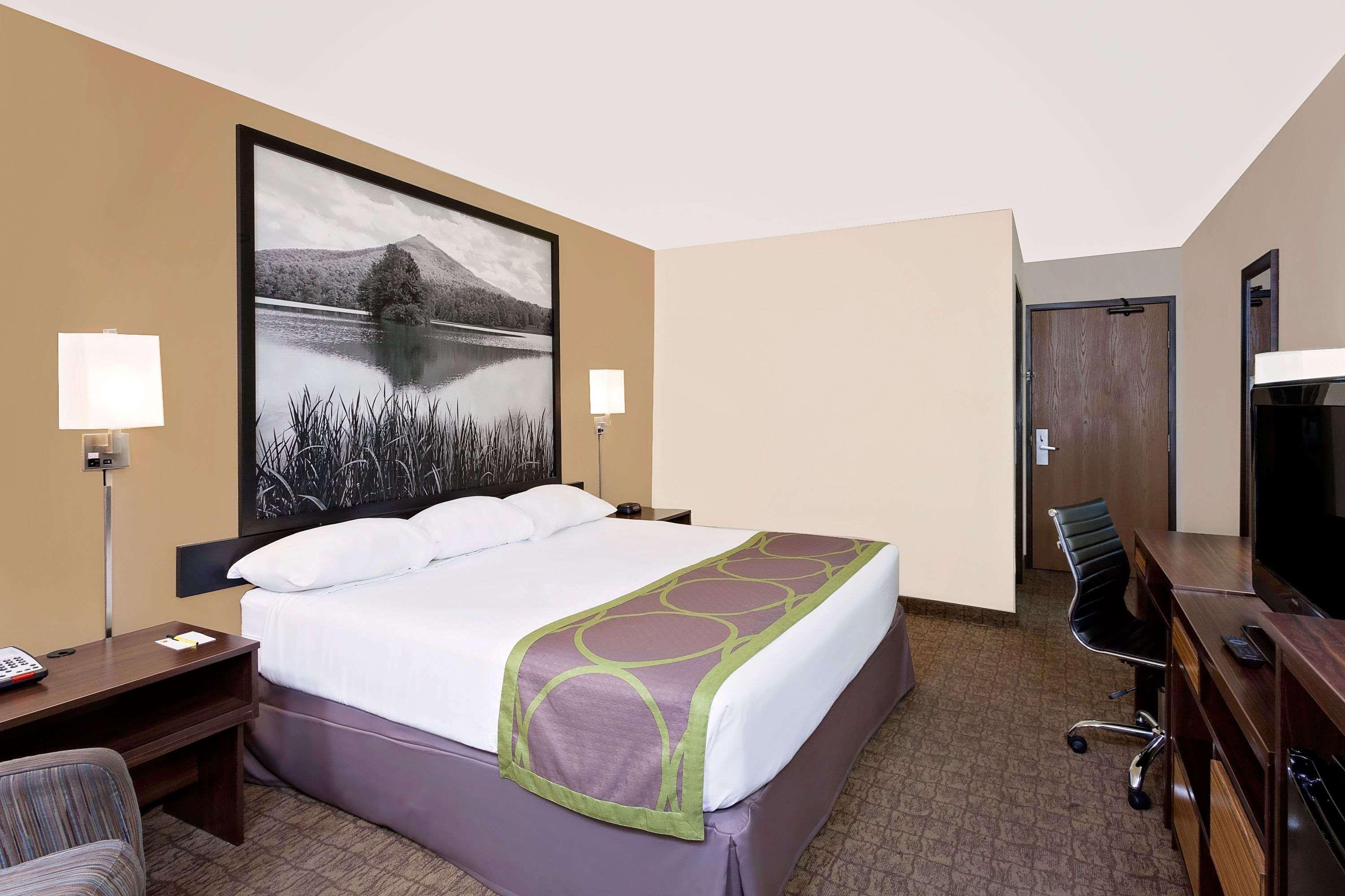 Super 8 By Wyndham Lebanon Hotel Екстериор снимка