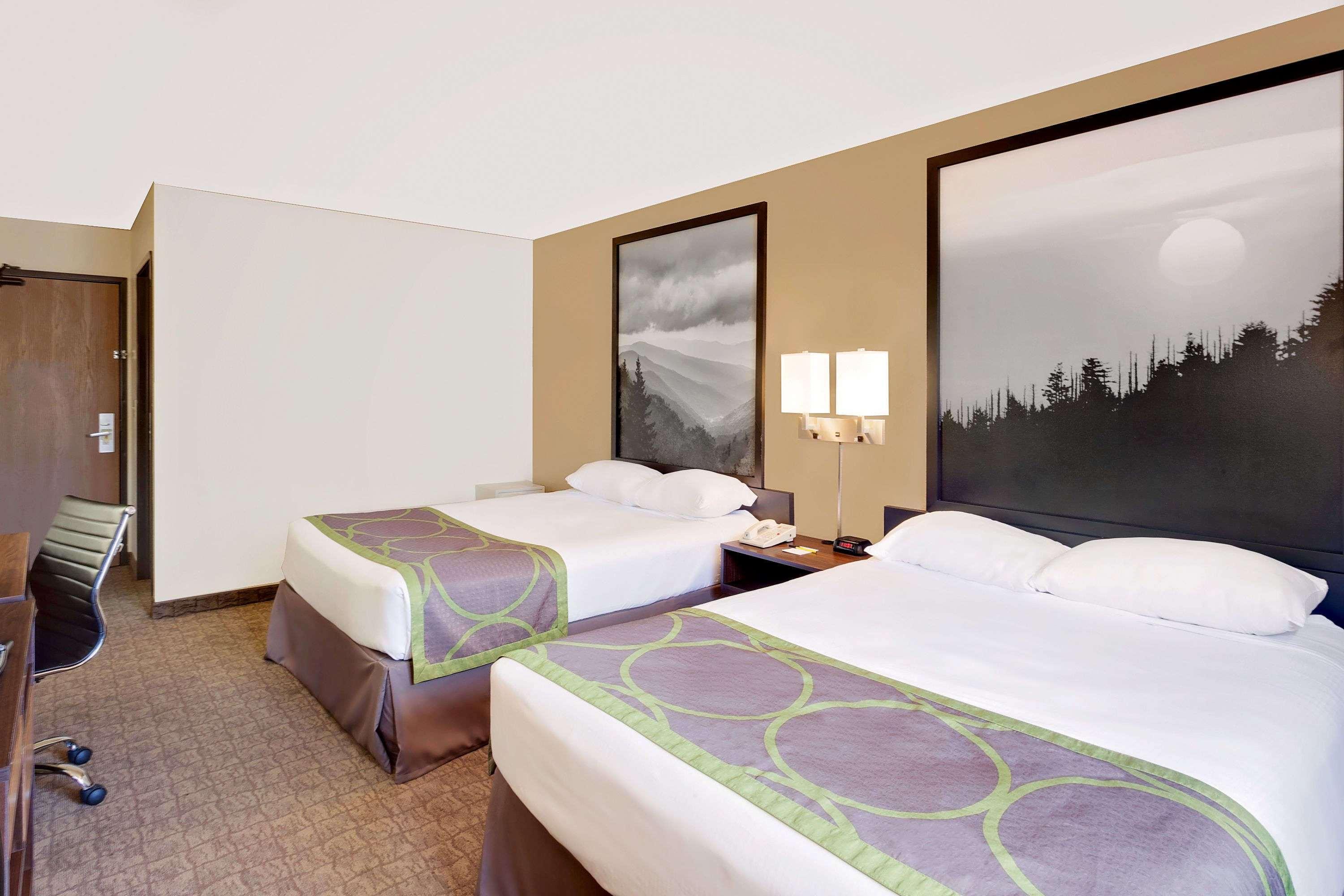 Super 8 By Wyndham Lebanon Hotel Екстериор снимка