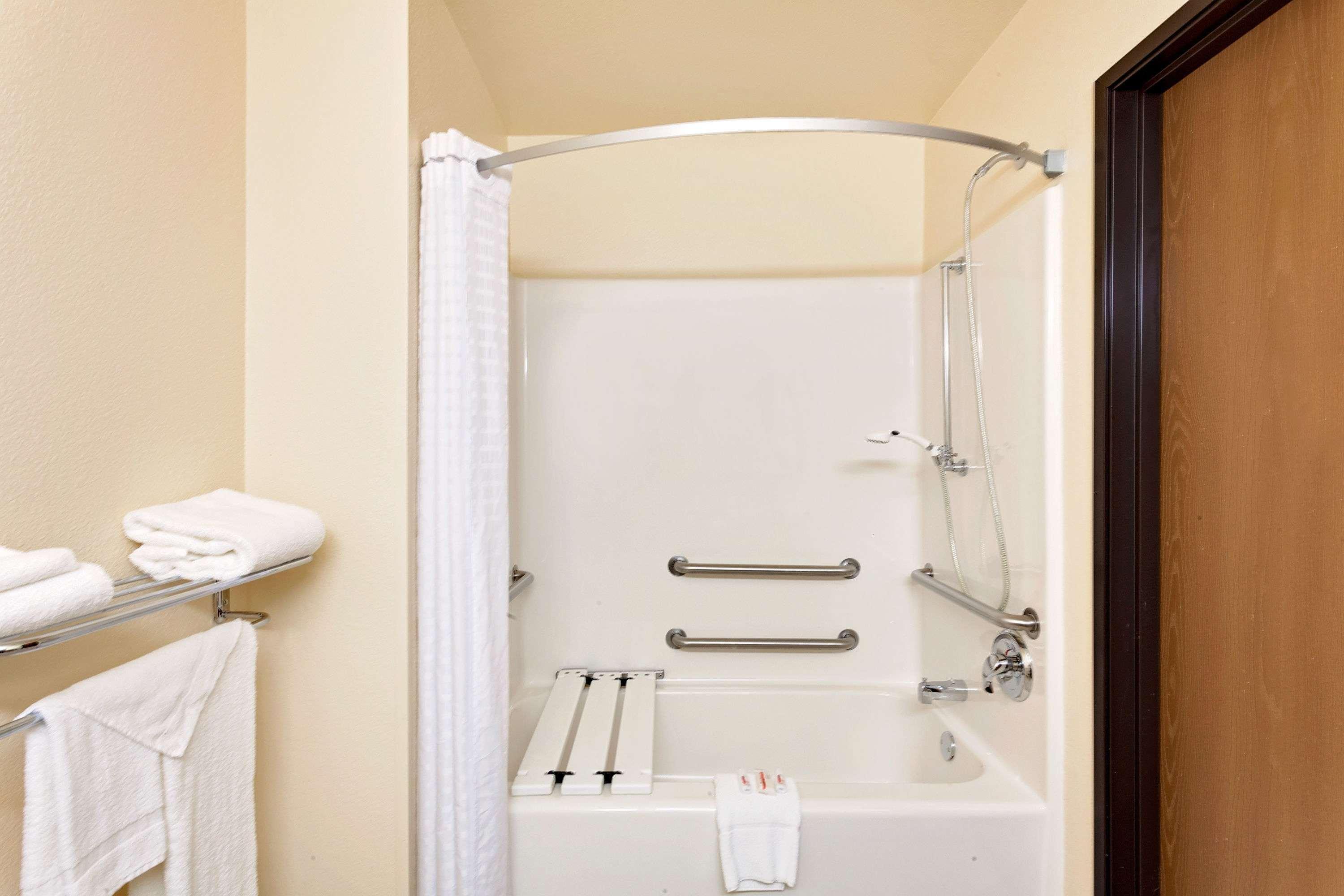 Super 8 By Wyndham Lebanon Hotel Екстериор снимка