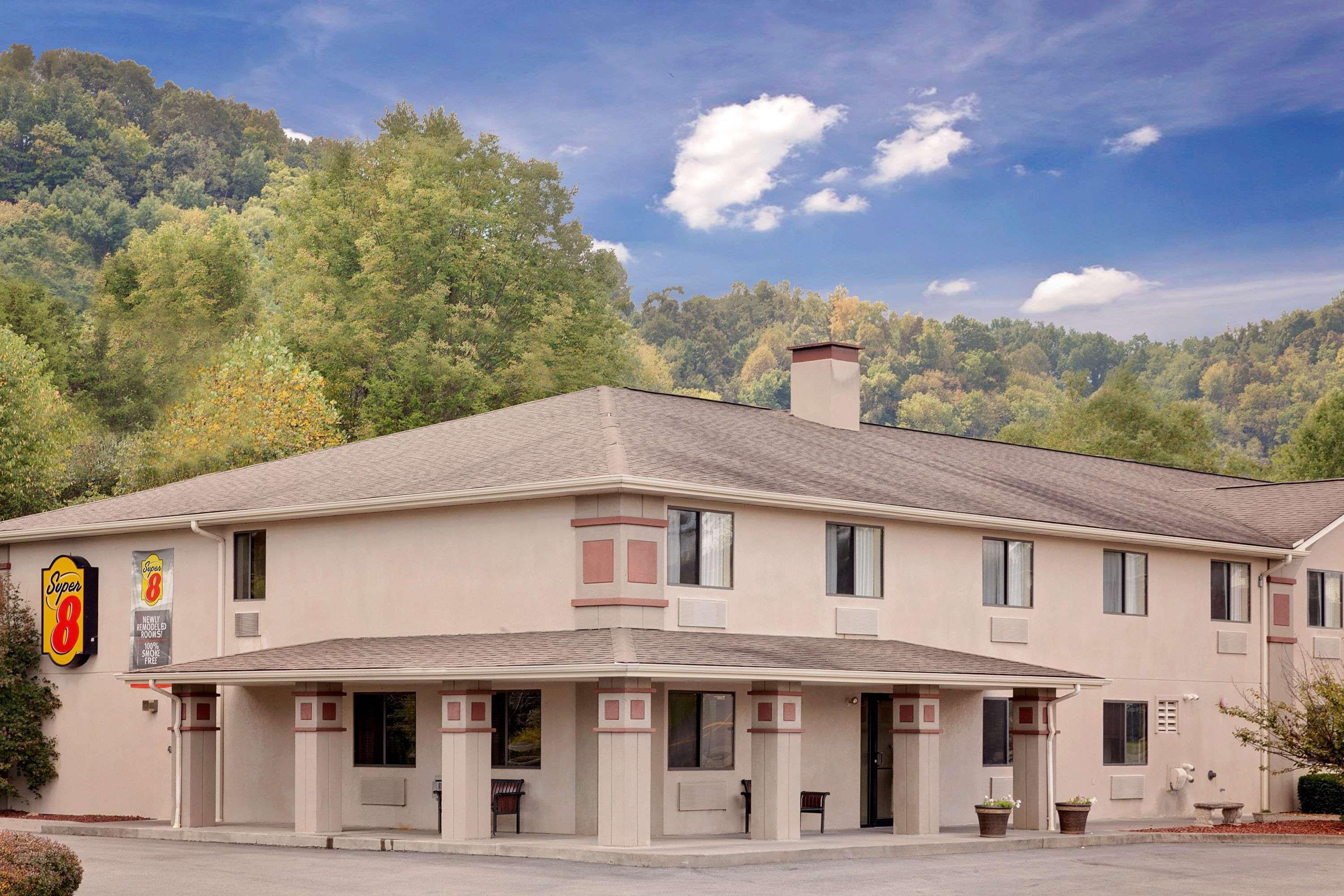 Super 8 By Wyndham Lebanon Hotel Екстериор снимка